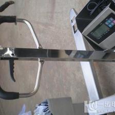 精準耐腐，高效保障 不銹鋼叉車稱與液壓托車磅在現代工業(yè)中的核心價值